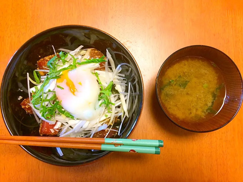 Snapdishの料理写真:漬けマグロ丼|ばもさん