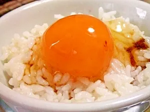 道産子美鈴さんの殻ごと冷凍！黄身がもちもち冷凍卵かけご飯 #楽天レシピ|楽天レシピさん