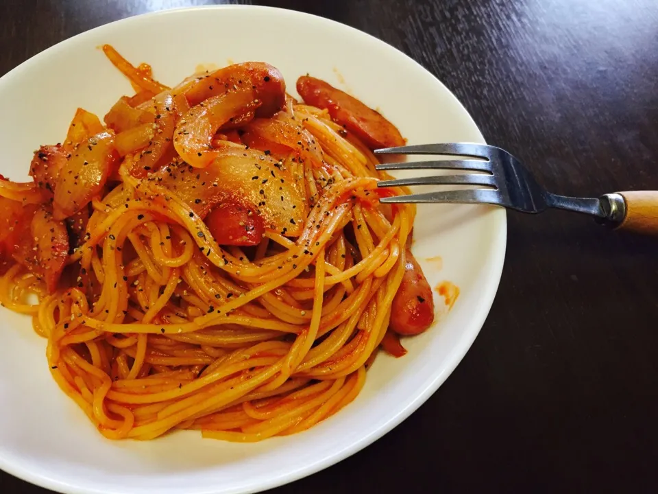 チキンのトマト煮込みの残ったソースでナポリタン🍝|gtuさん