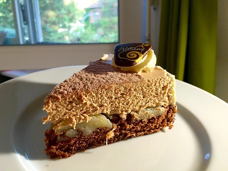 Chocolate Mousse Pear Cake|Tony Stewartさん