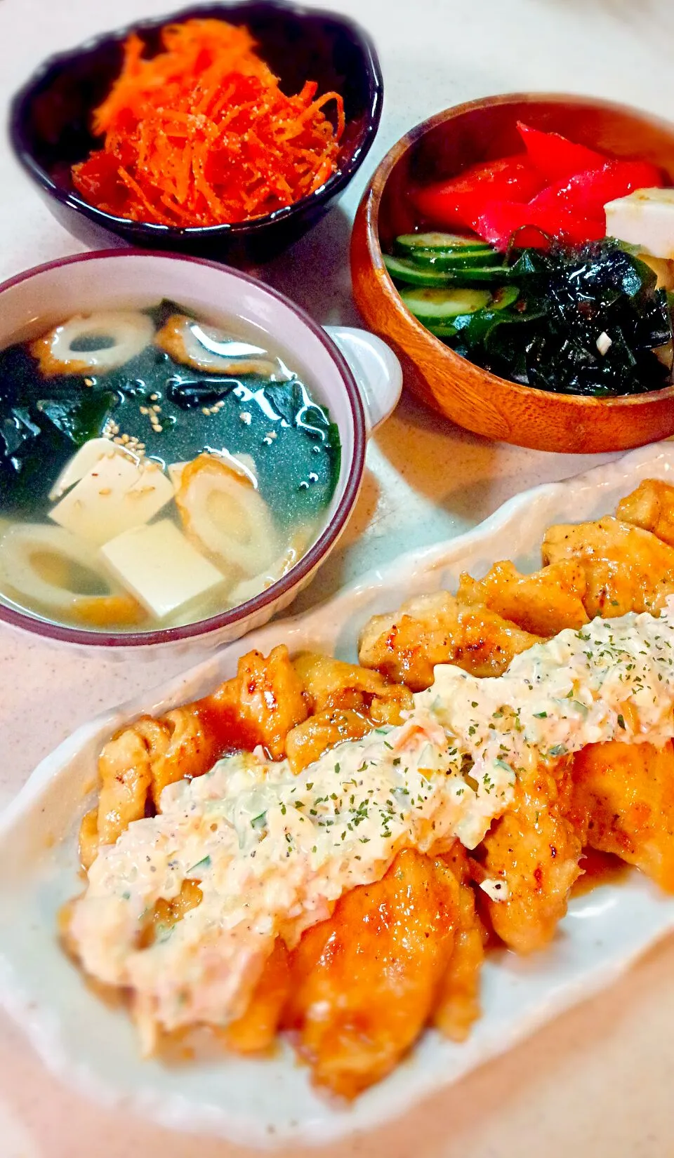 揚げないチキン南蛮&はんぺんサラダ&人参の明太バターソテー&豆腐とワカメのダシダスープ♡|ゆっこさん