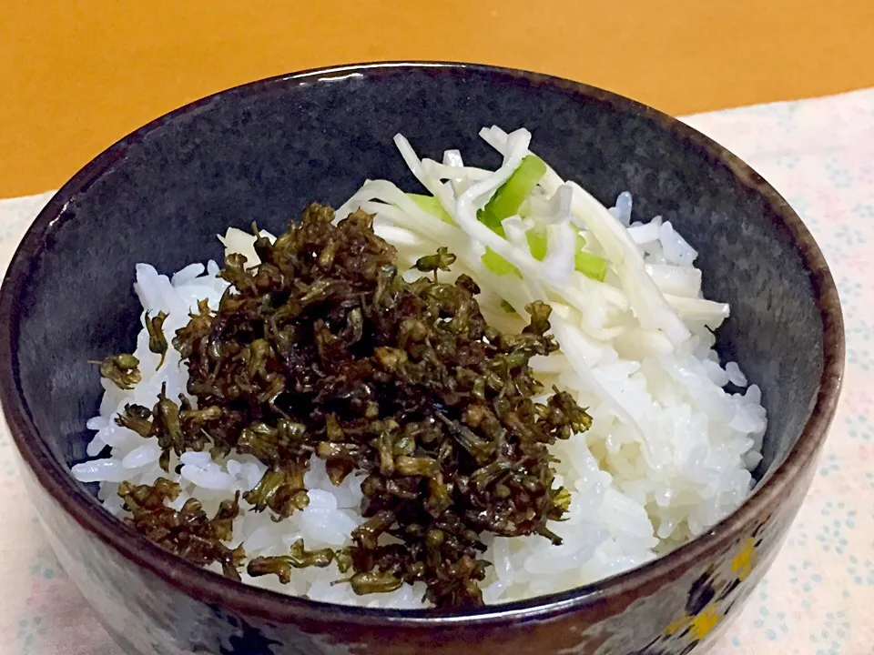 紫蘇の実の塩漬けと大根の皮の浅漬け丼!  (^-^)|Kei Satoさん