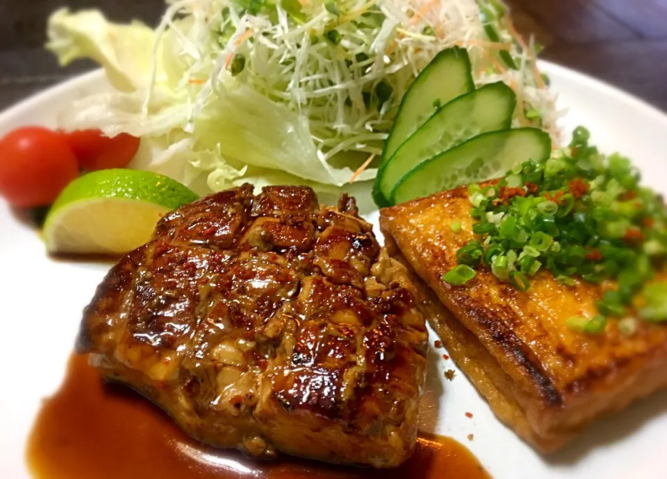 今宵のワンプレートは
「鶏むね肉 & 厚揚げステーキ」|muutさん