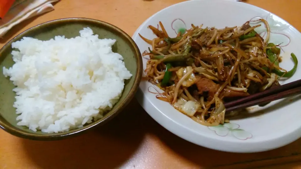 味付きホルモンの野菜炒め
ご飯|ざきさん