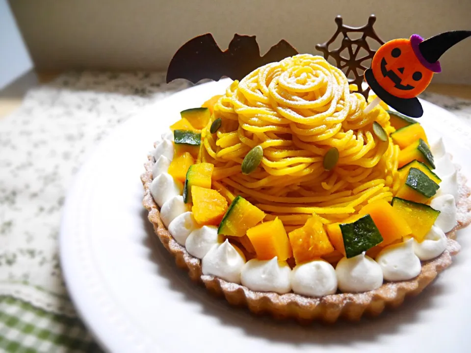 かぼちゃのモンブランタルト🍰🎃|ちゃーはんさん