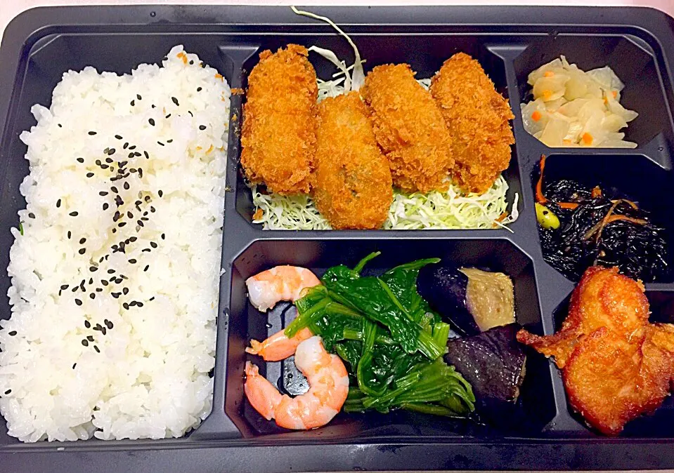 Snapdishの料理写真:Gusto delivery bento 🚲🍱 #osyterfried|reviliaさん