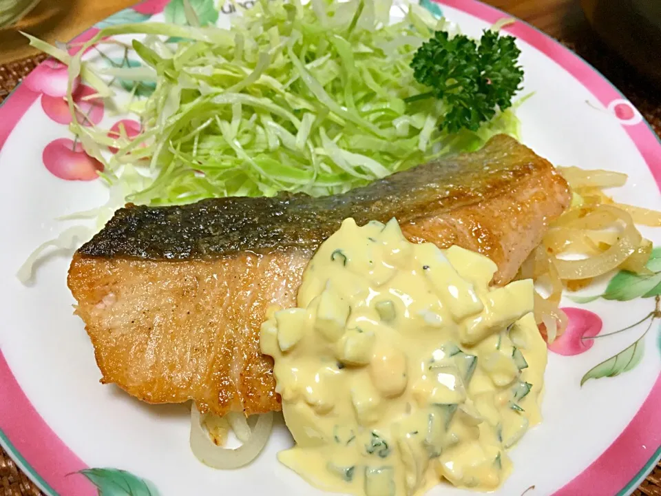 ベランダ菜園のパセリ★サーモンのムニエル♪タルタルソースにもパセリ使用！|Tsugumiさん