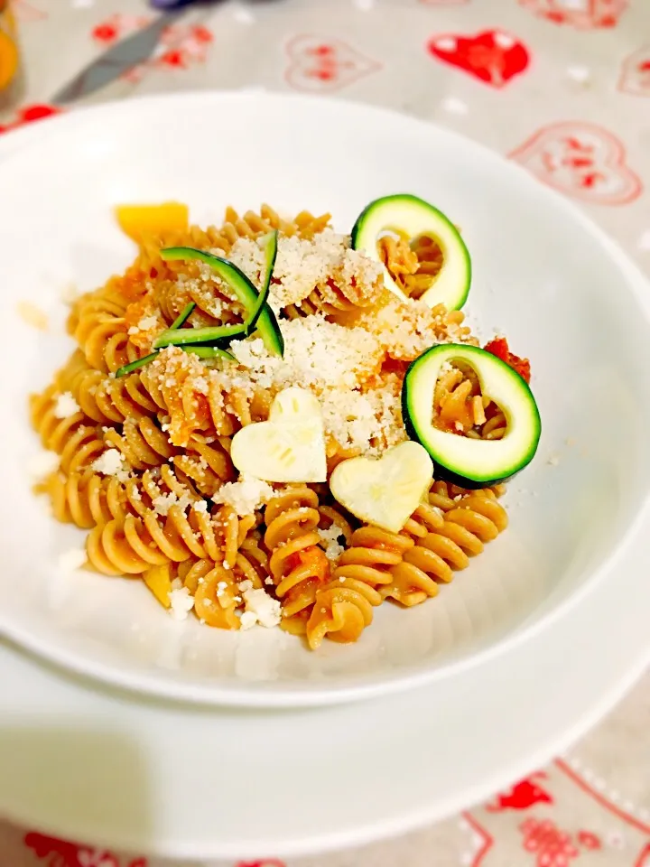 Whole grains fusilli pasta with zucchini sauce|💕🌸Tilek Darastrix🌸💕さん