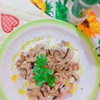 Mozzarella cheese with mushrooms and olive oil|💕🌸Tilek Darastrix🌸💕さん