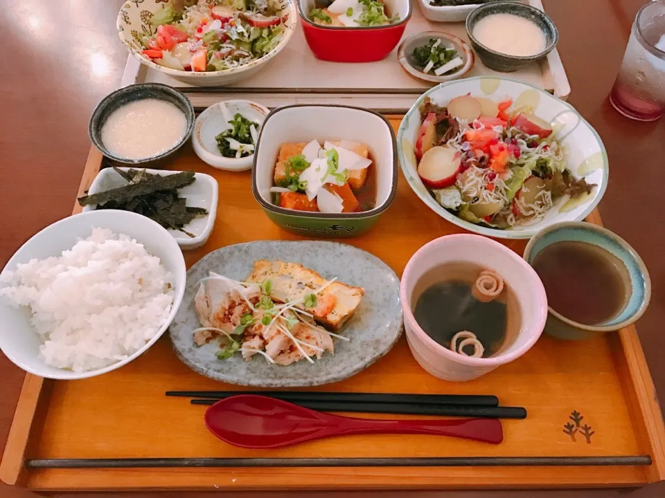 日替わり昼ごはん
広島熟成鶏の香味ソースと
スパニッシュオムレツ|ちゃみこさん