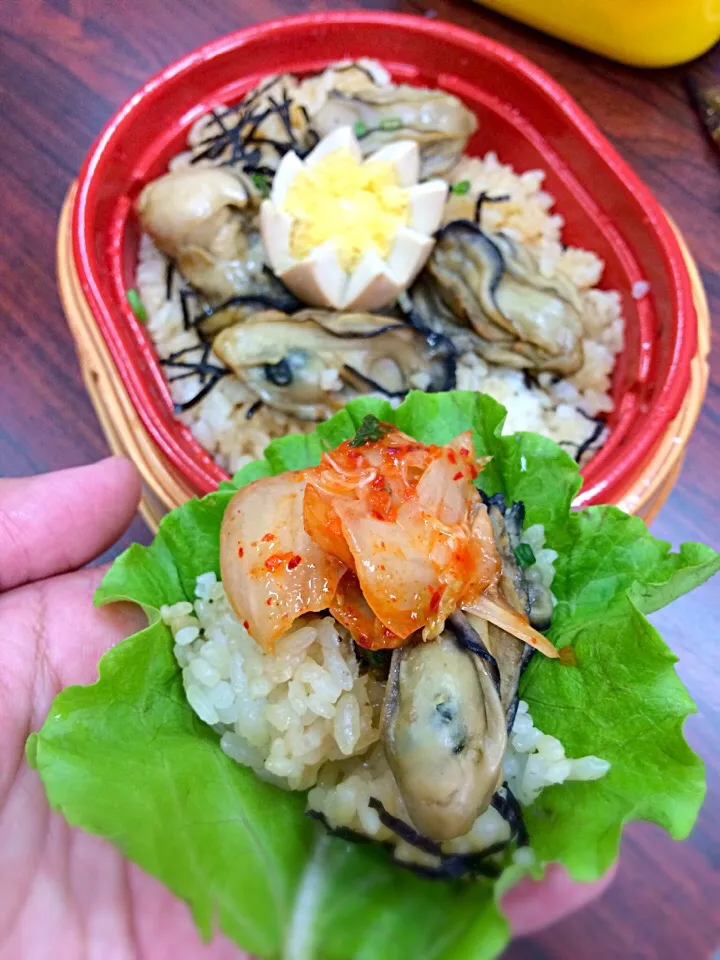 キムチとかきのたきこみごはん"ข้าวหน้าหอยคากิห่อผักสลัดกิมจิ"😋|Porr Ishidaさん