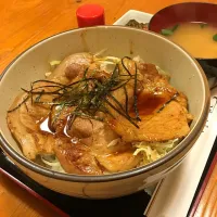 Snapdishの料理写真:上州麦豚丼 @谷川岳 鈴森の湯|morimpicoさん