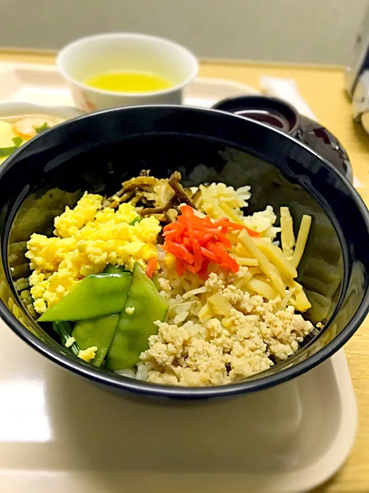 そぼろ丼病院の夕食|nｏnさん