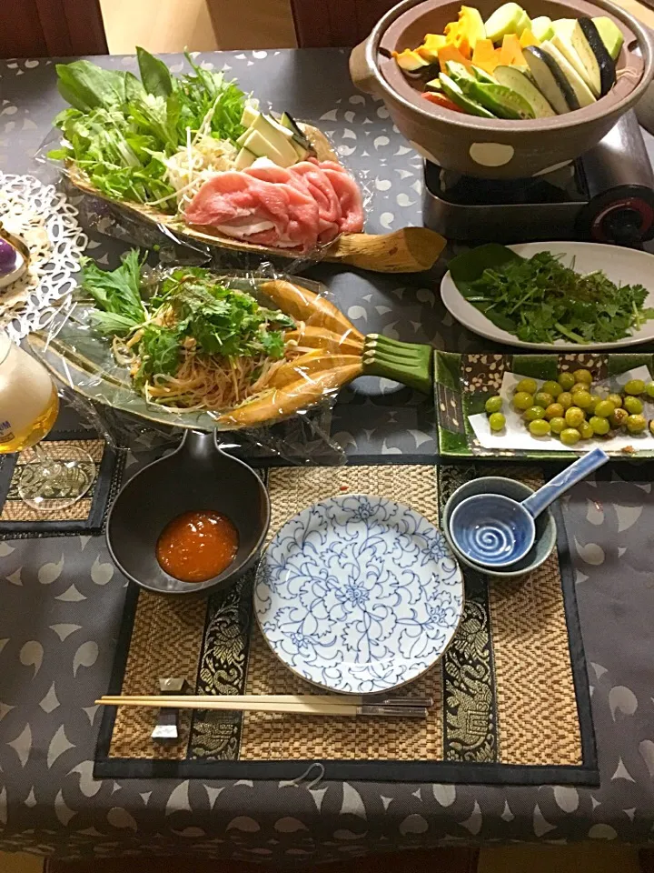 今日はタイ料理！タイスキをメインに野菜蒸しからタイスキ！タイカレーに変化します。休みも料理を作ります！|直サーファーさん