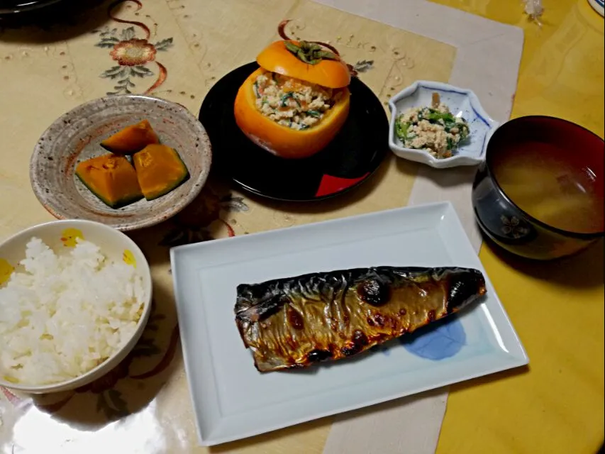 秋🍁晩ごはん
  - 柿白和え
  - 普通の白和え
  - 蒸しただけで甘い　北海道🎃かぼちゃ
  - さつまいも🍠お味噌汁
  - 鯖塩焼き|korinoさん