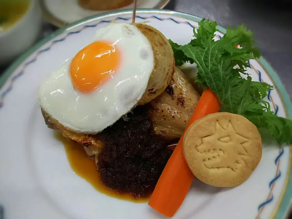 ハロウィーン特別メニューウィーク第一弾！

狼男が育てた野菜と朝一番にとってきた鶏のグリルチキンステーキっていう設定(笑)|Yutaka Sakaguchiさん