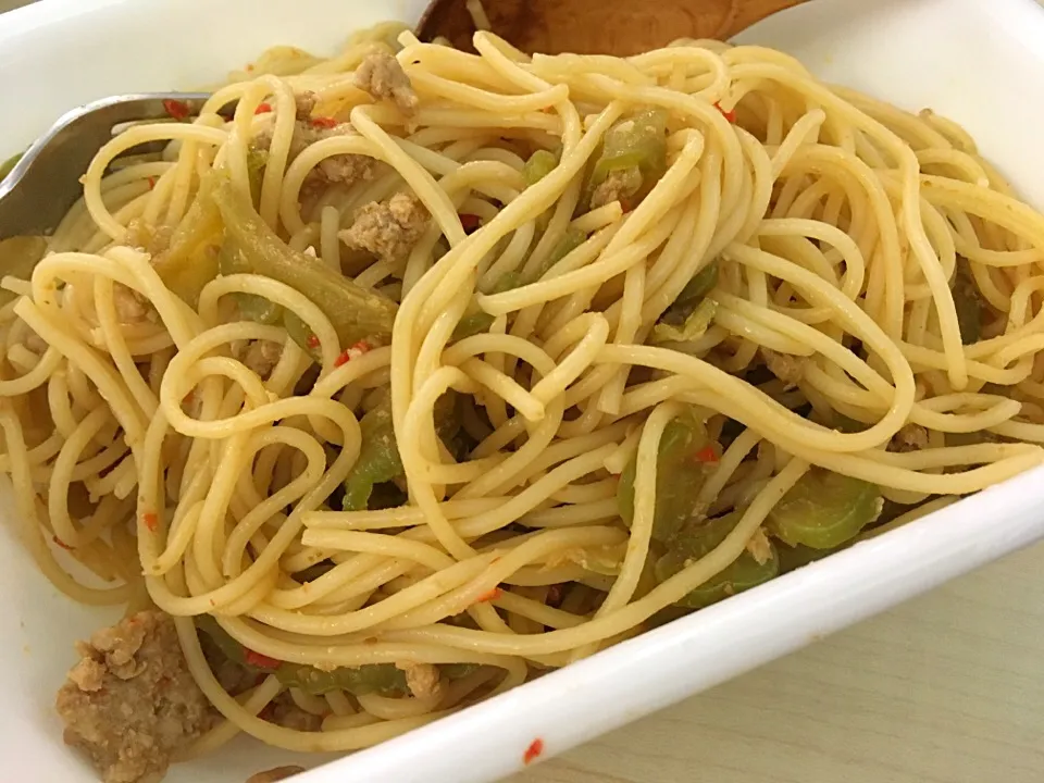 Pasta with minced meat and bittergourd in salted soy bean sauce|Ong Sor Fernさん