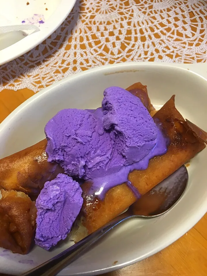 turon and ube ice cream|bowssyさん