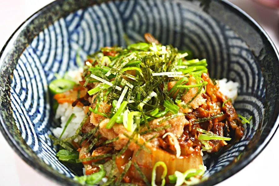 キムチ明太子丼|レシピまとめさん