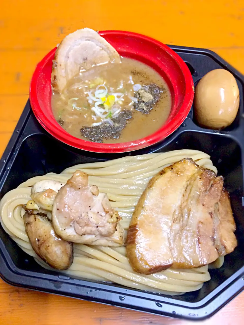 Snapdishの料理写真:10年目の豚骨魚介＋全部のせ(中華そば とみ田)@大つけ麺博|morimi32さん