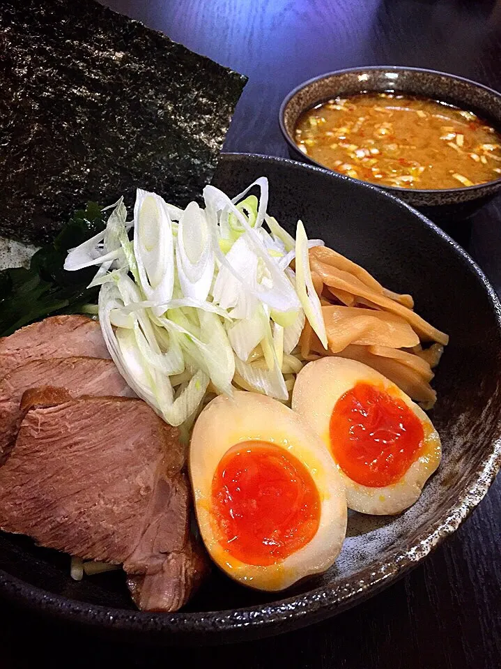 ⭐️自家製チャーシューと味玉の辛味噌つけ麺|よっちぃさん