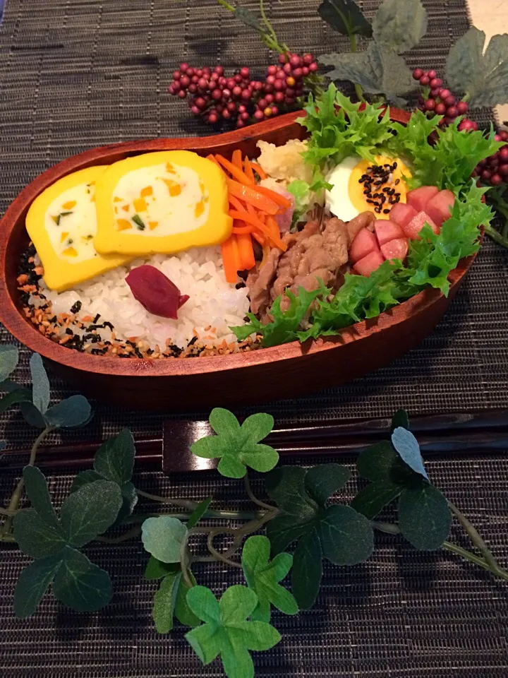 Snapdishの料理写真:#弁当男子 #男子弁当 #親父飯 #焼肉弁当 #ポテトサラダ #ウィンナー #人参しりしり #茹でタマゴ #カボチャ蒲鉾 #横浜 #美容師 #ハピネスヘア #料理好き|Booパパさん