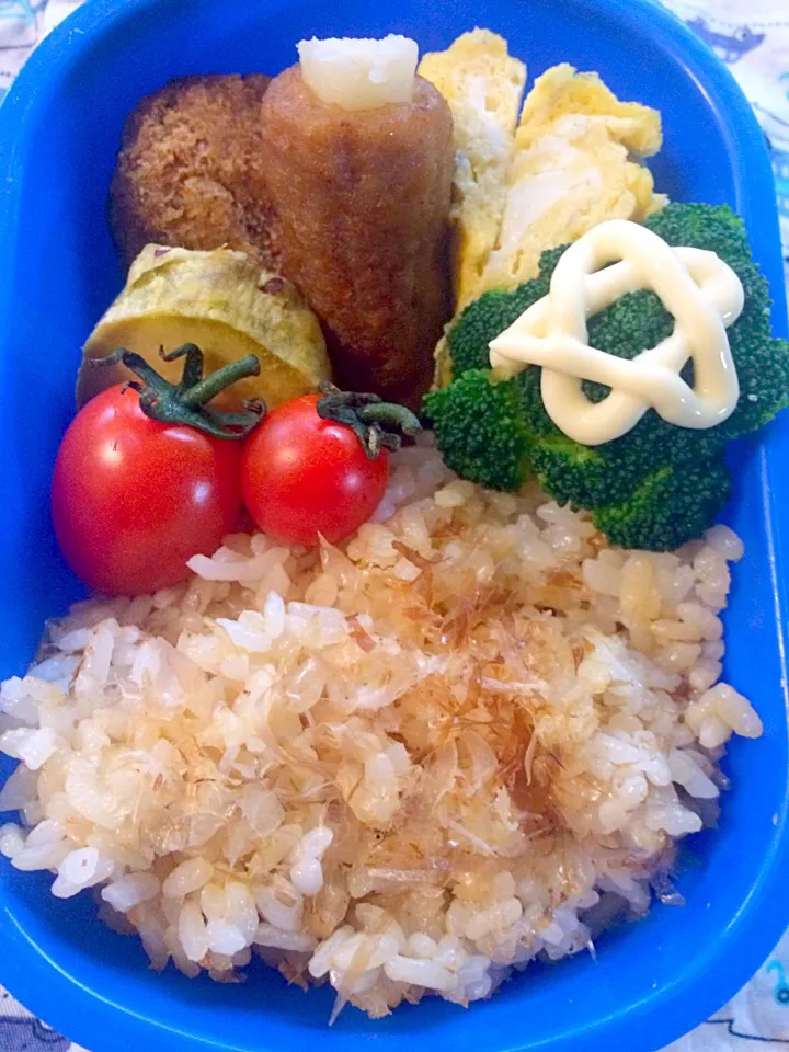 Snapdishの料理写真:Lunch box☆おかか弁当|🌈Ami🍻さん