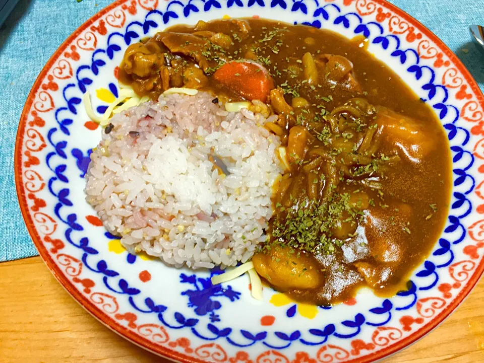 Snapdishの料理写真:残った肉じゃがカレー|やぁまさん