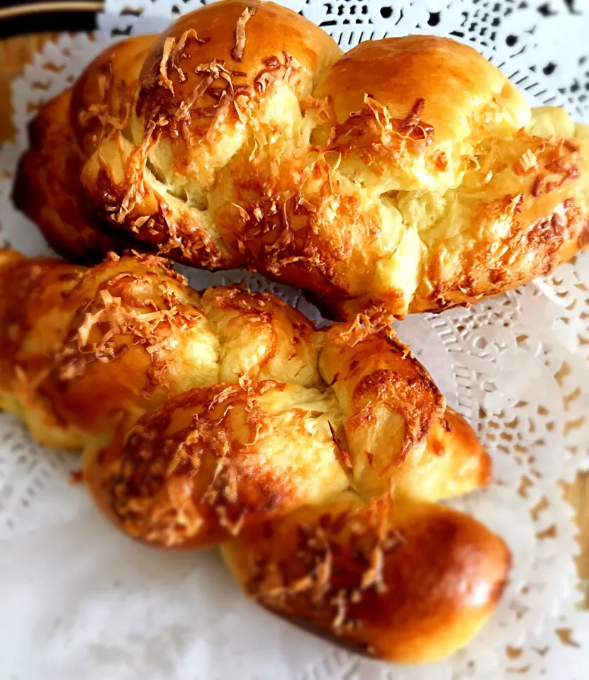 Plaited Cheese Rolls|Tari's Kitchenさん