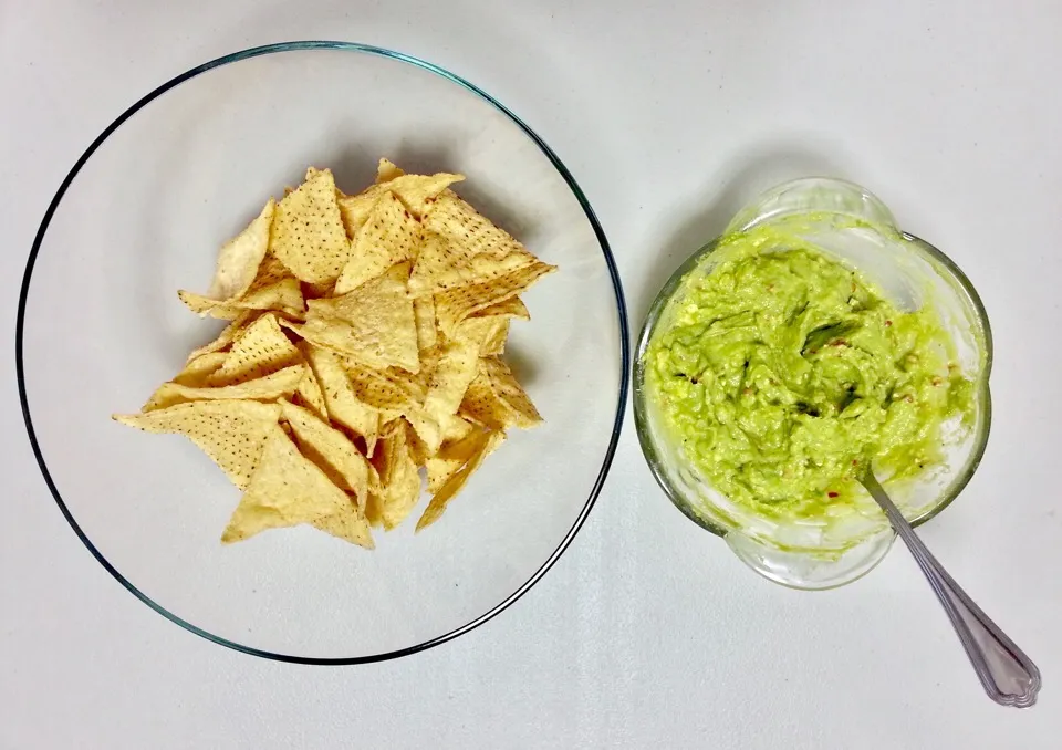 Today's late-night snack "guac" : Crazy easy, Super tasty.|gonbenさん