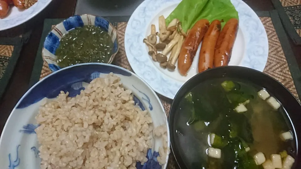 ウインナーソーセージ&めかぶ&豆腐とワカメの味噌汁|まぐろさん