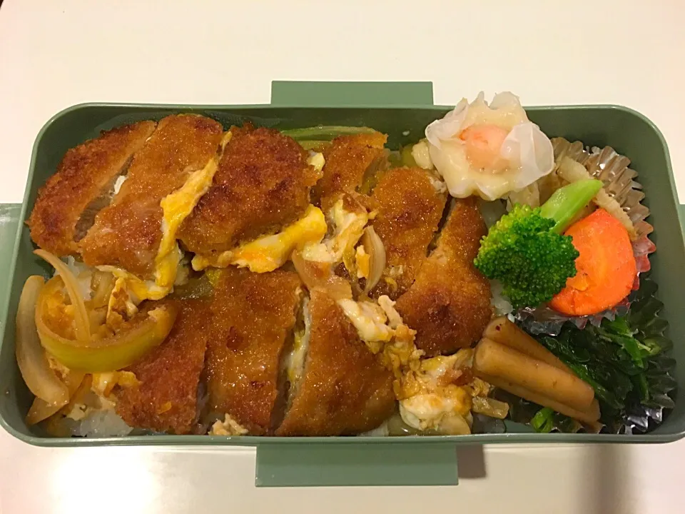 カツ丼のお弁当。|Chiharuさん