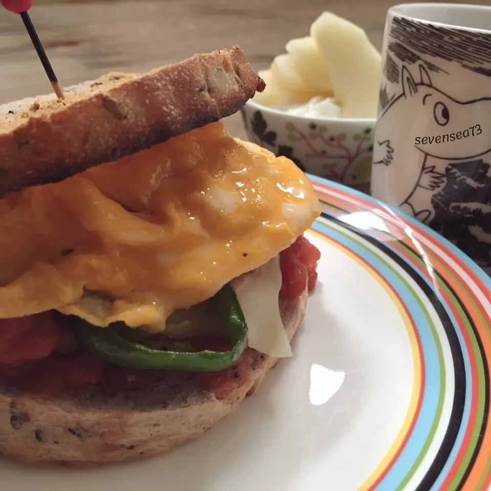 ナメダ珈琲店☆安定のやっつけモーニンニン☕️ʕ-̼͡-ʔTHE アルモン・ハサンデシマ・エ・サンド with ぐでたまちゃん|七海さん