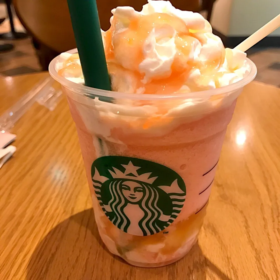 ネクタリンピーチクリームフラペチーノ(◍•ڡ•◍)❤|いつみさん