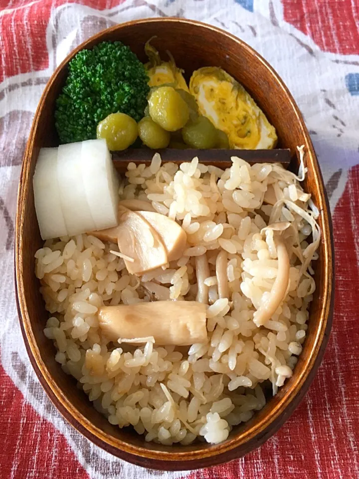 きのこの炊き込みご飯弁当|うさママさん