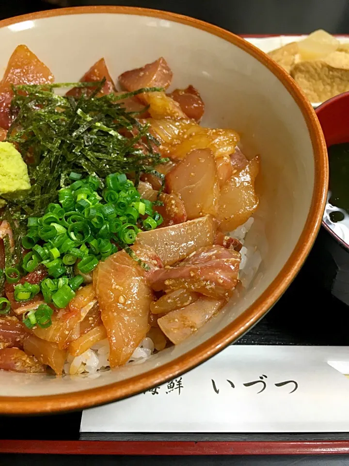 いづつさんにて りゅうきゅう丼|ナナさん