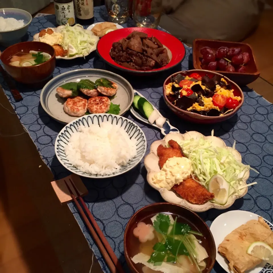 Snapdishの料理写真:🐟秋鮭のフライ
🍲湯葉吸い物
🍽湯葉素揚げ
🐔鶏肉の紫蘇巻きハンバーグ|mapleさん