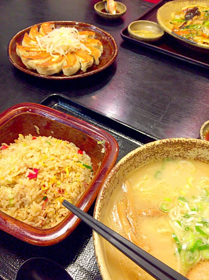 豚骨ラーメン 五目炒飯|𝕜𝕪𝟙𝟘𝟚𝟘𝟙𝟠さん