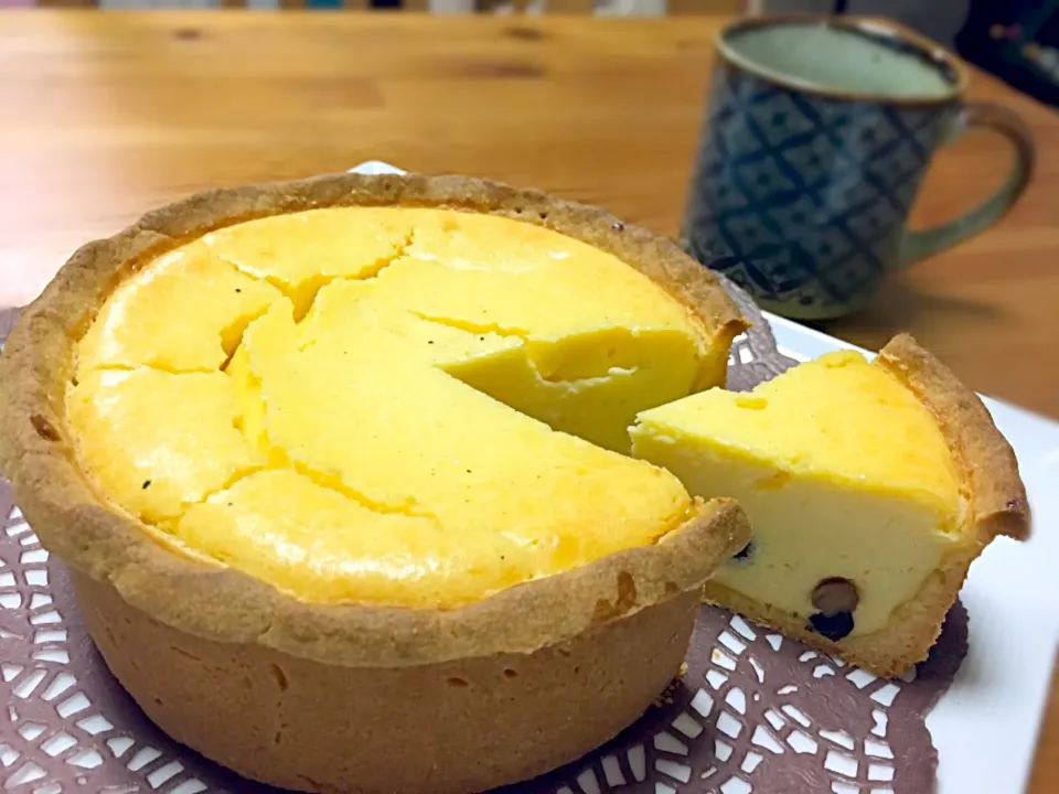 Snapdishの料理写真:濃厚黒豆チーズケーキ★タルト台にマーガリンを使いました！サクサクになって美味！！|Tsugumiさん