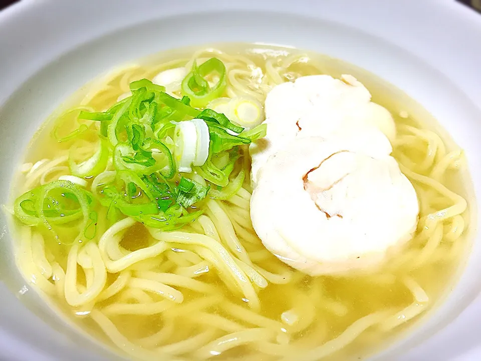 魚と鶏出汁のシンプル塩ラーメン🍜|桃実さん