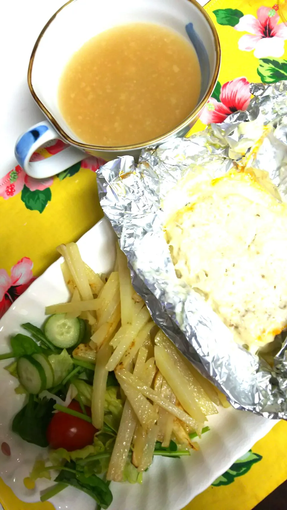 ・茸と鶏肉ハンバーグ、グラタン風
・サラダ|あいさん