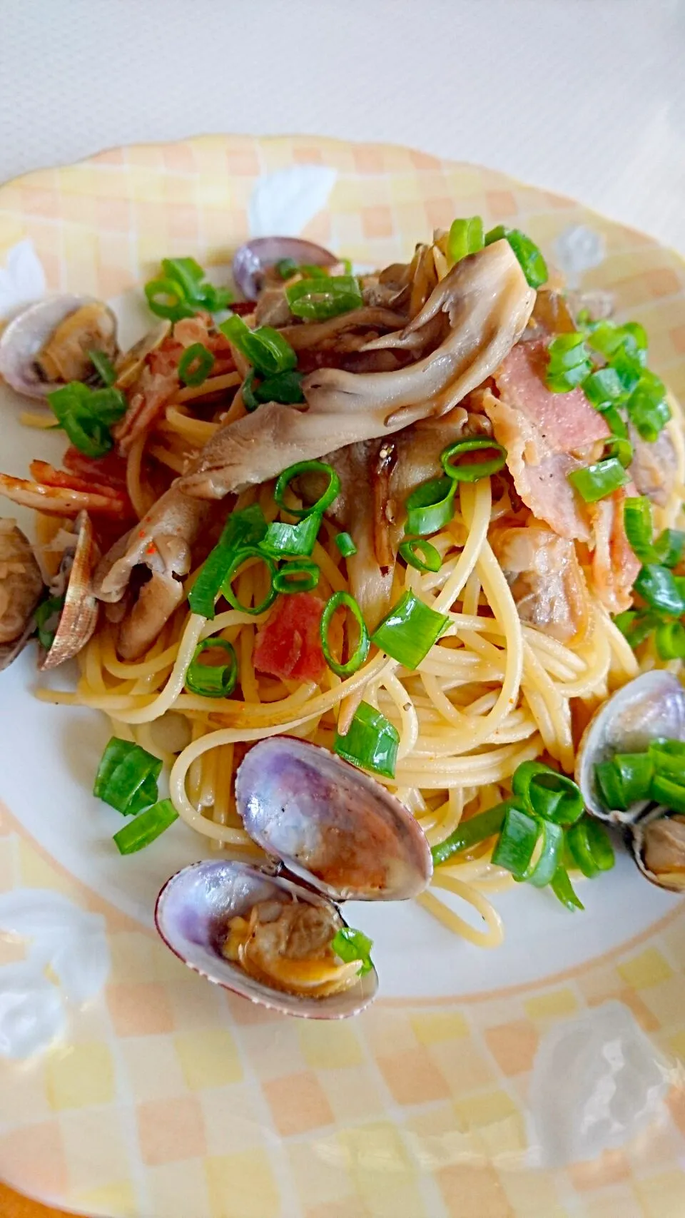 あさり、舞茸、ベーコンの和風パスタ🍝|じょうさん