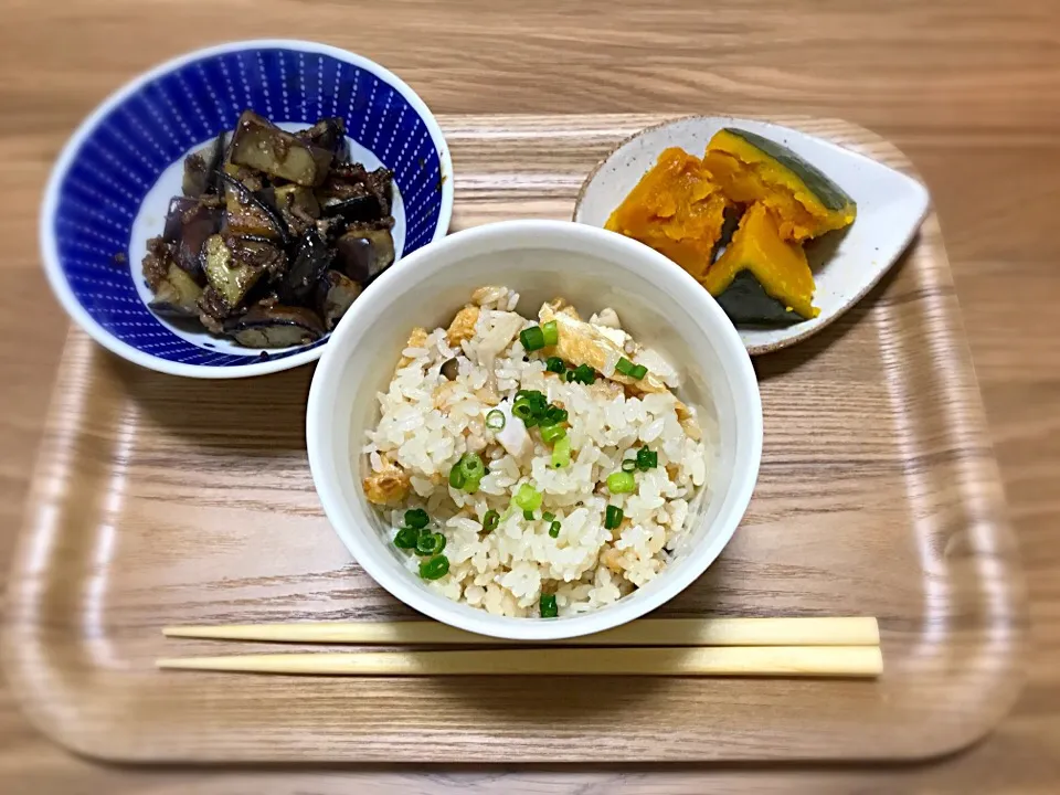 Snapdishの料理写真:鶏ときのこの炊き込みご飯&かぼちゃの煮物&なすの炒め物|Saoriさん