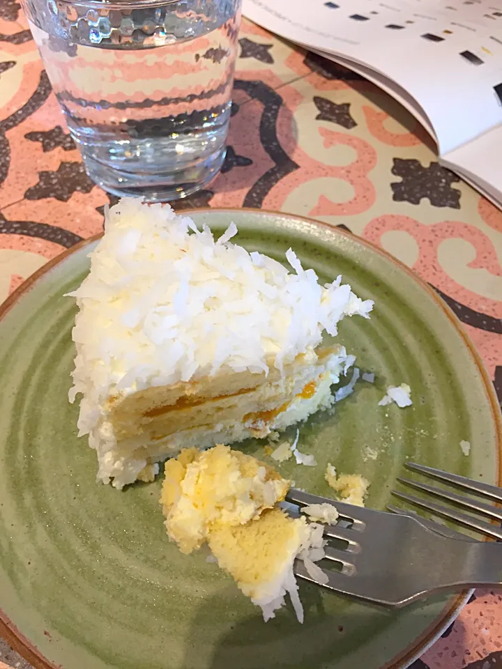 Coconut cake with alcohol|sarahさん