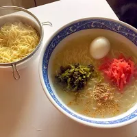 Snapdishの料理写真:明星バリカタ麺 チャルメラ豚骨|Masashi Minamiさん