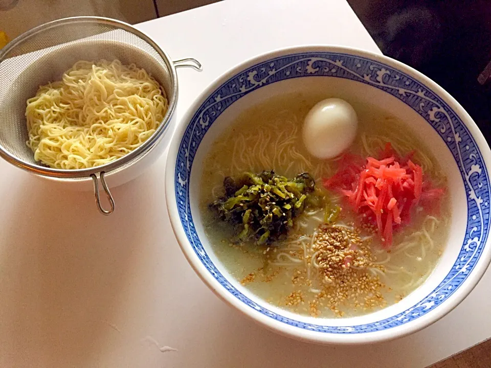 Snapdishの料理写真:明星バリカタ麺 チャルメラ豚骨|Masashi Minamiさん