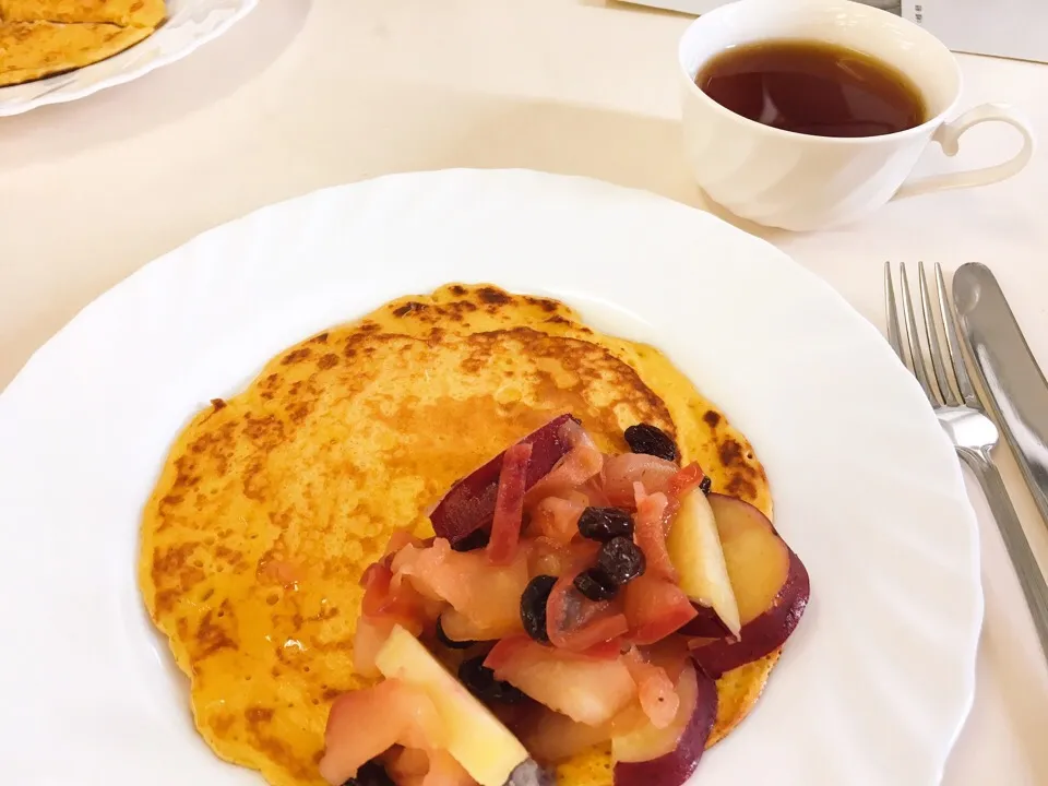 にんじんの薄焼きクレープ
～さつまいもとりんごのカラメル煮を添えて～|shu☆0510さん