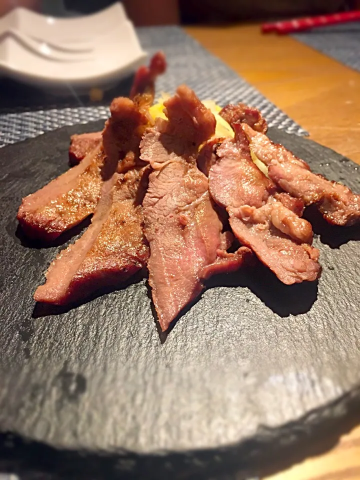 Snapdishの料理写真:厚切り牛タン焼き|海老さん