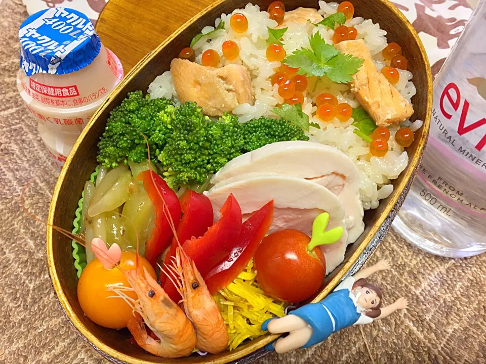 Snapdishの料理写真:はらこ飯&鶏ハム&青梗菜と椎茸軸の中華炒め&菊の土佐和え&塩蒸しエビ&ブロッコリー&パプリカ&プチトマトのダーリンお弁当♪|桃実さん