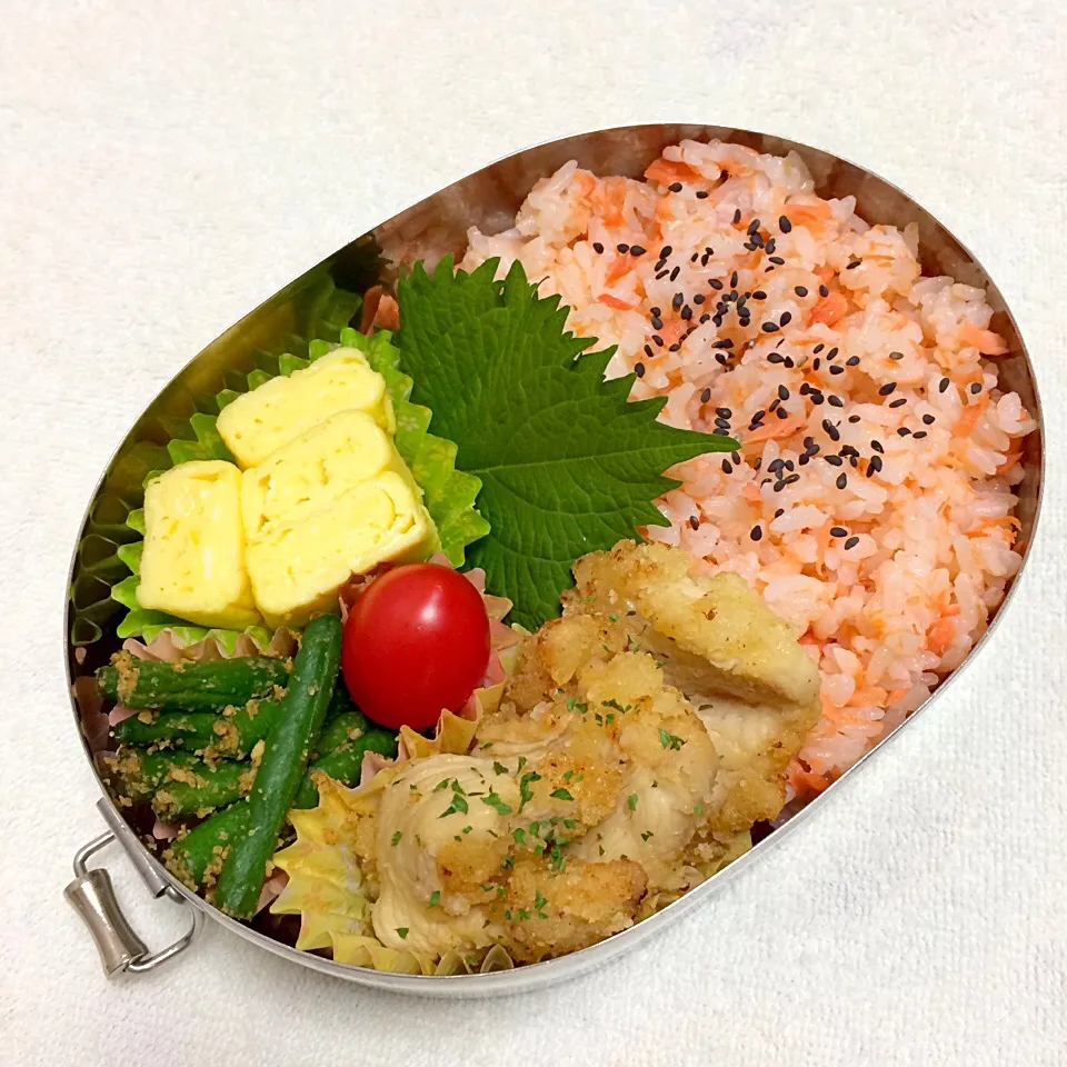 鮭の酒蒸しほぐしご飯

鶏肉の蜂蜜味噌漬け揚げ
玉子焼き
インゲンの胡麻和え
プチトマト|Juneさん